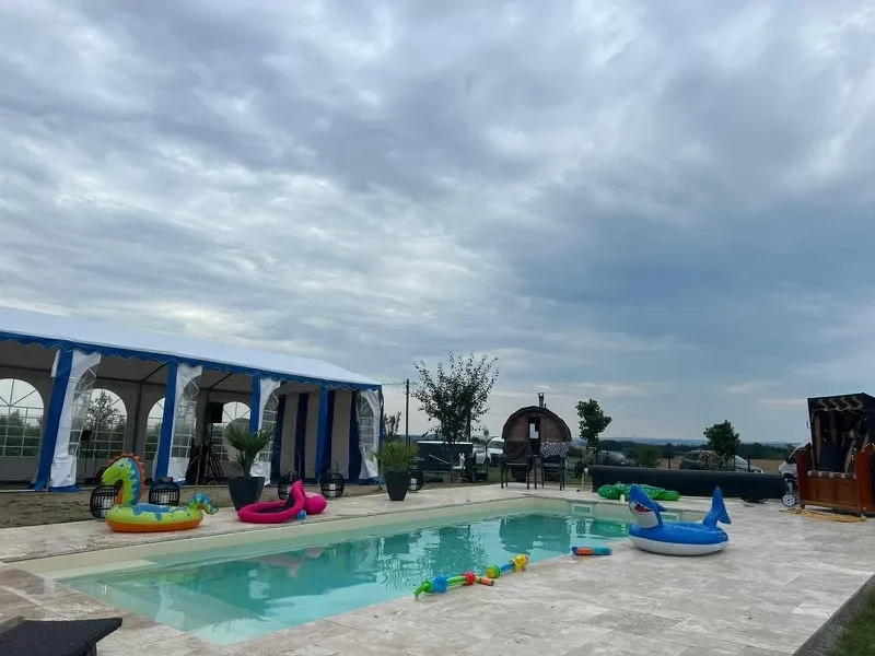 f1e19798 4c8d 4561 8339 802421ad31e5